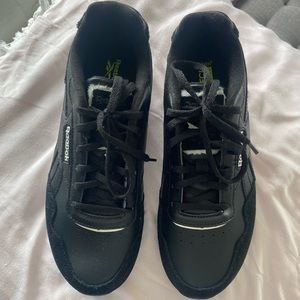 Womens tennis reebok 7.5